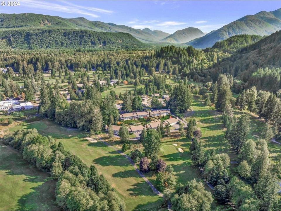 Whispering Woods Resort Welches Exteriér fotografie